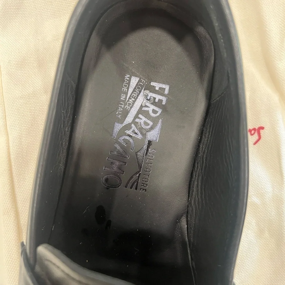 Men’s Ferragamo reversible horse-bit black loafers box + dust bags size 8.5
